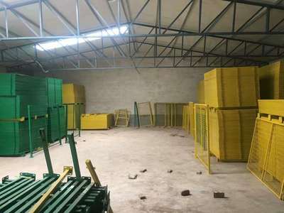 安全防護設備 海南地區圈地隔離網、變電站圍欄網的應用與重要性